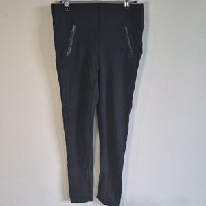 Parasuco Black Slim Zip-Front Capris